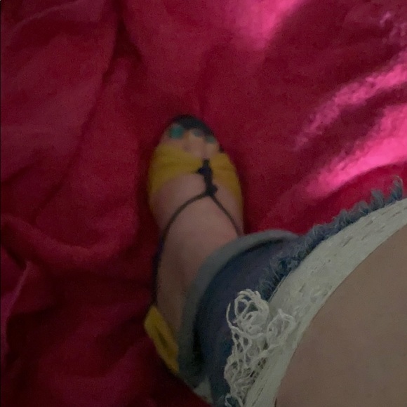 Heels - Picture 2 of 4